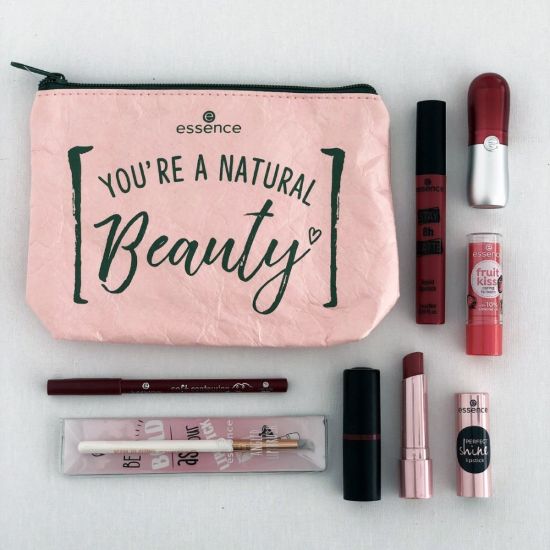 Picture of ESSENCE NATURAL BEAUTY MAKE-UP BAG 8079