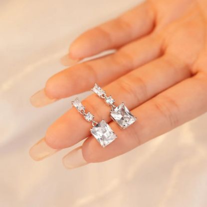Picture of X8 BUDDY LUXURY RECTANGULAR ZIRCON EARRINGS M FE580